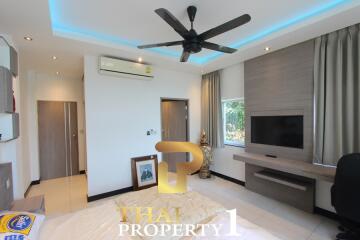 Condo, 3 Bed corner unit, Renovated to high standard, space for private boat. Na Jomtien