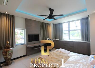 Condo, 3 Bed corner unit, Renovated to high standard, space for private boat. Na Jomtien