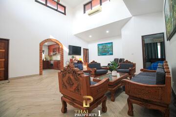 Large 4 Bedroom Pool Villa 300 Meters To Na Jomtien Beach Soi 40