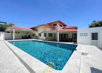 Large 4 Bedroom Pool Villa 300 Meters To Na Jomtien Beach Soi 40