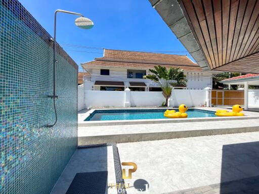 Large 4 Bedroom Pool Villa 300 Meters To Na Jomtien Beach Soi 40