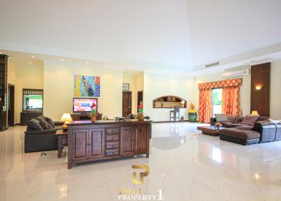 Palm Hills Golf Course - Beautifully Presented 5 Bed Pool Villa On Over 2,400 SQM. Plot