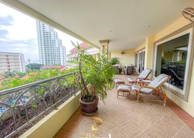 Nordic Park Hill - Pool & Sea View 3 Bedroom Large Condo