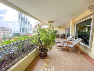 Nordic Park Hill - Pool & Sea View 3 Bedroom Large Condo