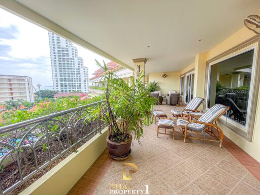 Nordic Park Hill - Pool & Sea View 3 Bedroom Large Condo