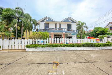 Contemporary Style 4 Bedroom Villa For Sale - Hua Hin