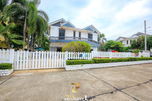 Contemporary Style 4 Bedroom Villa For Sale - Hua Hin