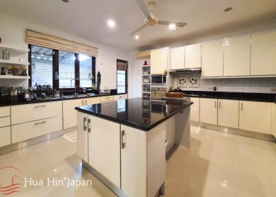 Hot Sale!! Spacious Balinese-Style 5-Bedroom Villa with 2-Story Art Atelier, Just 6 km from Hua Hin Centre for Sale