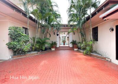 Hot Sale!! Spacious Balinese-Style 5-Bedroom Villa with 2-Story Art Atelier, Just 6 km from Hua Hin Centre for Sale