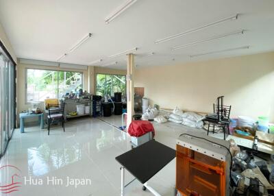 Hot Sale!! Spacious Balinese-Style 5-Bedroom Villa with 2-Story Art Atelier, Just 6 km from Hua Hin Centre for Sale