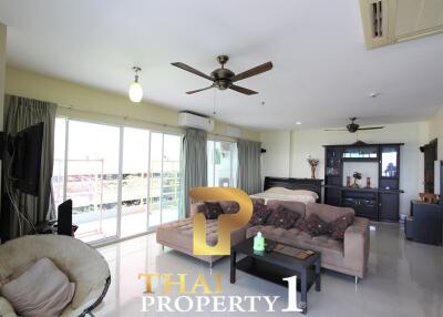 View Talay 6, 153 sq. m., 10th fl front corner unit, Sea View Pattaya