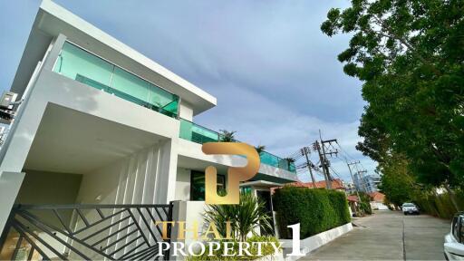 New Modern 4 Bedroom Pool Villa In Jomtien