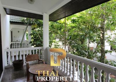 Town House, 3 Bed, 440 sq. m., 250 m from the beach Baan Amphur