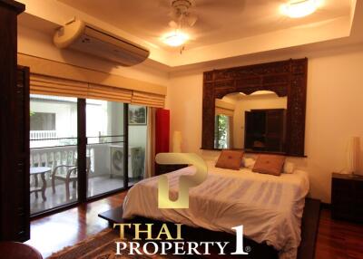 Town House, 3 Bed, 440 sq. m., 250 m from the beach Baan Amphur