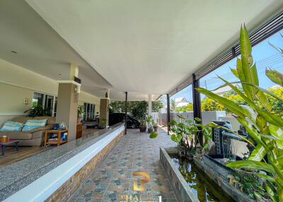 Extended 3/4 Bedroom House With Large Covered Outdoor Area & Stunning Garden - Emerald Scenery