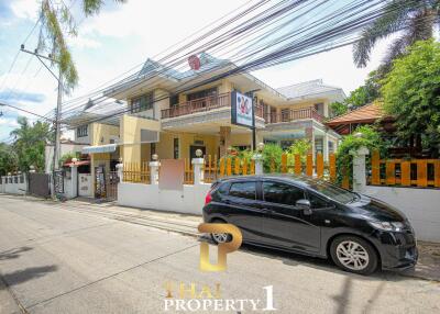 5 Bedroom House With Restaurant For Sale - Hua Hin Soi 88