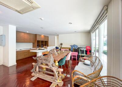 Large Beach Condo In Town - Baan Sae Chuan Hua Hin