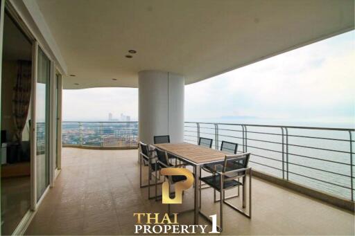 Panoramic Sea View Large 3 Bed Unit At La Royal Beach - Na Jomtien