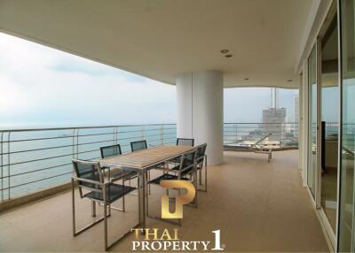 Panoramic Sea View Large 3 Bed Unit At La Royal Beach - Na Jomtien