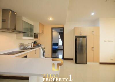 Modern 2 Bedroom Condo La Royale Beach - Na Jomtien