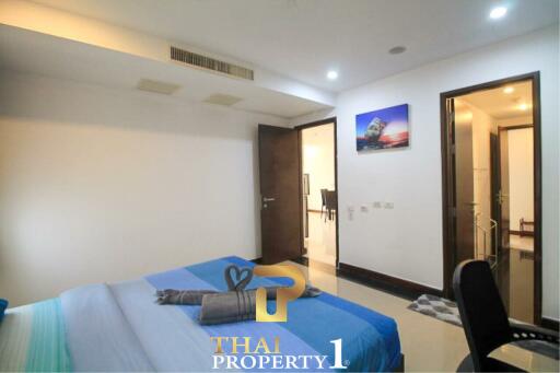 Modern 2 Bedroom Condo La Royale Beach - Na Jomtien