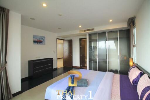 Modern 2 Bedroom Condo La Royale Beach - Na Jomtien