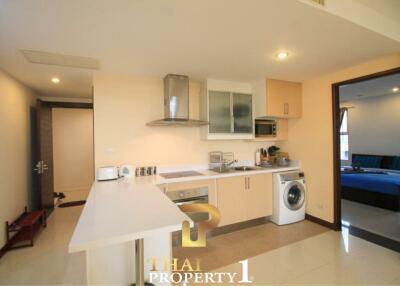 Modern 2 Bedroom Condo La Royale Beach - Na Jomtien