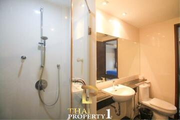 Modern 2 Bedroom Condo La Royale Beach - Na Jomtien