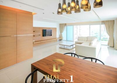 Fantastic Jomtien Beach Road And Ocean View - Corner Unit at VT 7