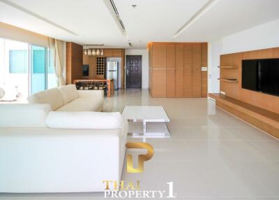 Fantastic Jomtien Beach Road And Ocean View - Corner Unit at VT 7