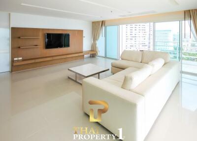 Fantastic Jomtien Beach Road And Ocean View - Corner Unit at VT 7