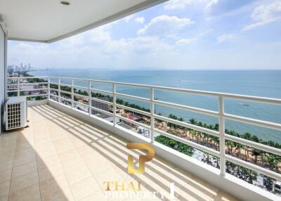 Fantastic Jomtien Beach Road And Ocean View - Corner Unit at VT 7