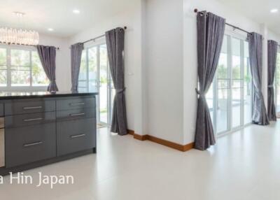 Great Location! 4 Bedroom House with Private Pool for Sale in Soi 102 Hua Hin, Near Bluport (Fully Furnished)