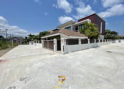 4 Bedroom Beach Villa For Sale - Dolphin Bay