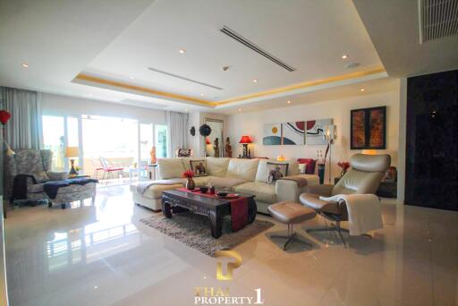 Large Modern 2 Bed Unit For Sale At VN Residence 2 - Pratamnak Soi 5