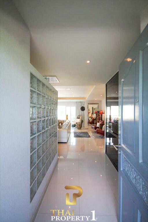 Large Modern 2 Bed Unit For Sale At VN Residence 2 - Pratamnak Soi 5