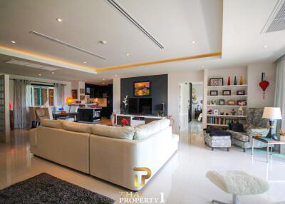 Large Modern 2 Bed Unit For Sale At VN Residence 2 - Pratamnak Soi 5