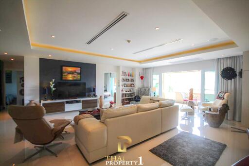 Large Modern 2 Bed Unit For Sale At VN Residence 2 - Pratamnak Soi 5