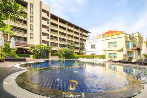 Large Modern 2 Bed Unit For Sale At VN Residence 2 - Pratamnak Soi 5