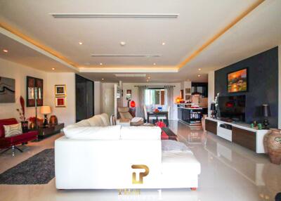 Large Modern 2 Bed Unit For Sale At VN Residence 2 - Pratamnak Soi 5