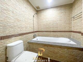 Direct Pool Access - Large Studio Unit At The Beach palace - Cha Am