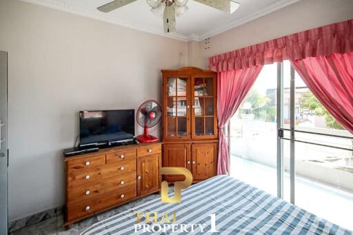 Great Deal! House with cafe  for sale in Bangsaray