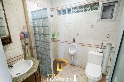 Great Deal! House with cafe  for sale in Bangsaray