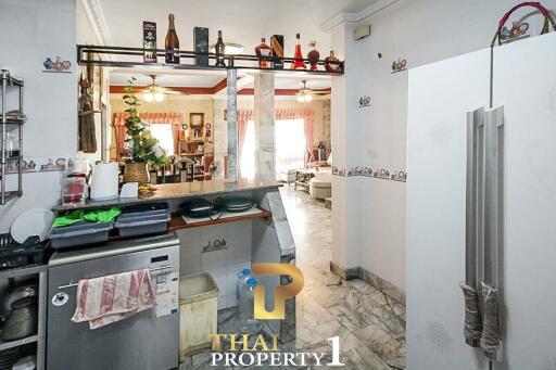 Great Deal! House with cafe  for sale in Bangsaray