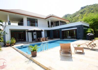 Top Quality Pool Villa with Stunning Sea and Mountain View for Sale near Sai Noi Beach in Hua Hin (fully furnished)