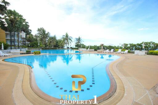 Beachfront Condo With Direct Sea View - Cha Am Beach Club