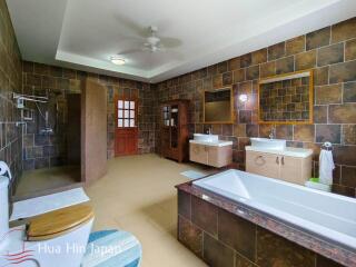 Central Location! 4 Bedroom Pool Villa on Soi 102 near Bluport for Sale in Hua Hin (Resale, Fully Furnished)