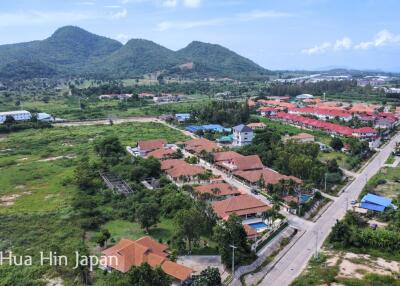 Central Location! 4 Bedroom Pool Villa on Soi 102 near Bluport for Sale in Hua Hin (Resale, Fully Furnished)