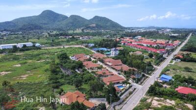 Central Location! 4 Bedroom Pool Villa on Soi 102 near Bluport for Sale in Hua Hin (Resale, Fully Furnished)