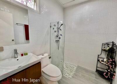 Location, Location, Location!  3 Bedroom Pool Villa close to BLUPORT for Sale in Hua Hin